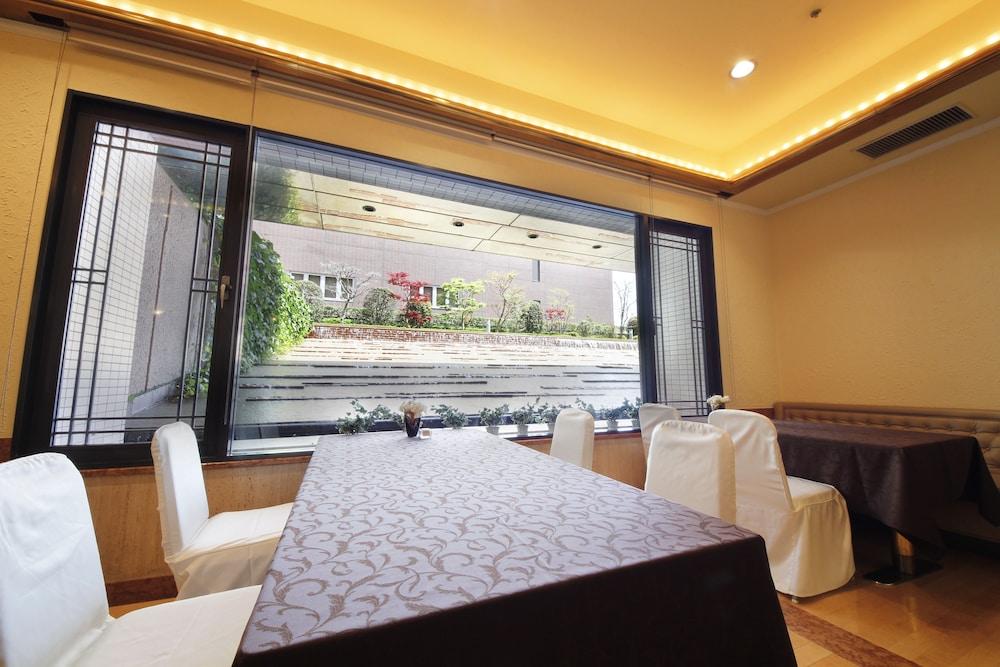 Hotel Hiroshima Garden Palace מראה חיצוני תמונה