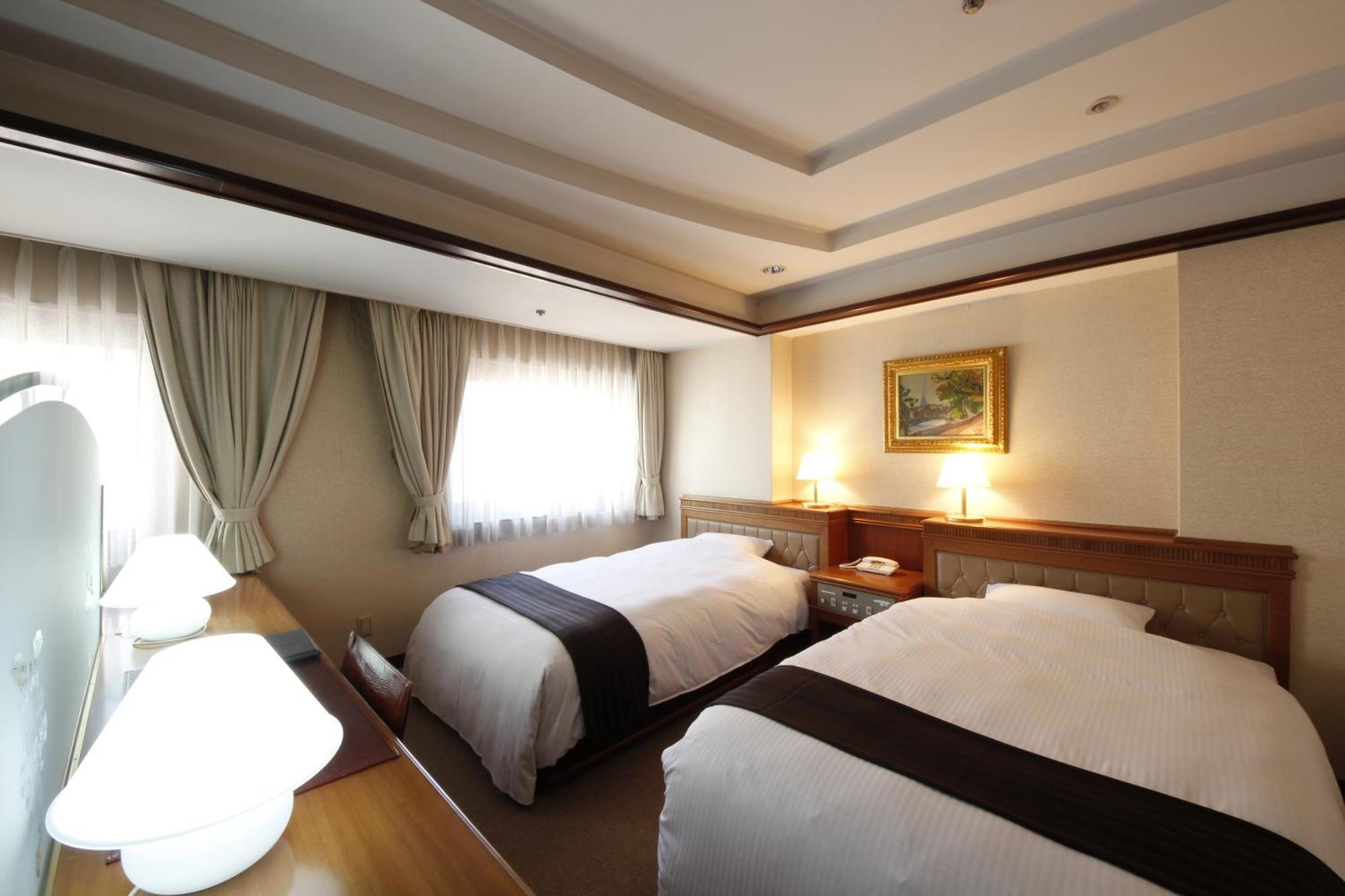 Hotel Hiroshima Garden Palace מראה חיצוני תמונה
