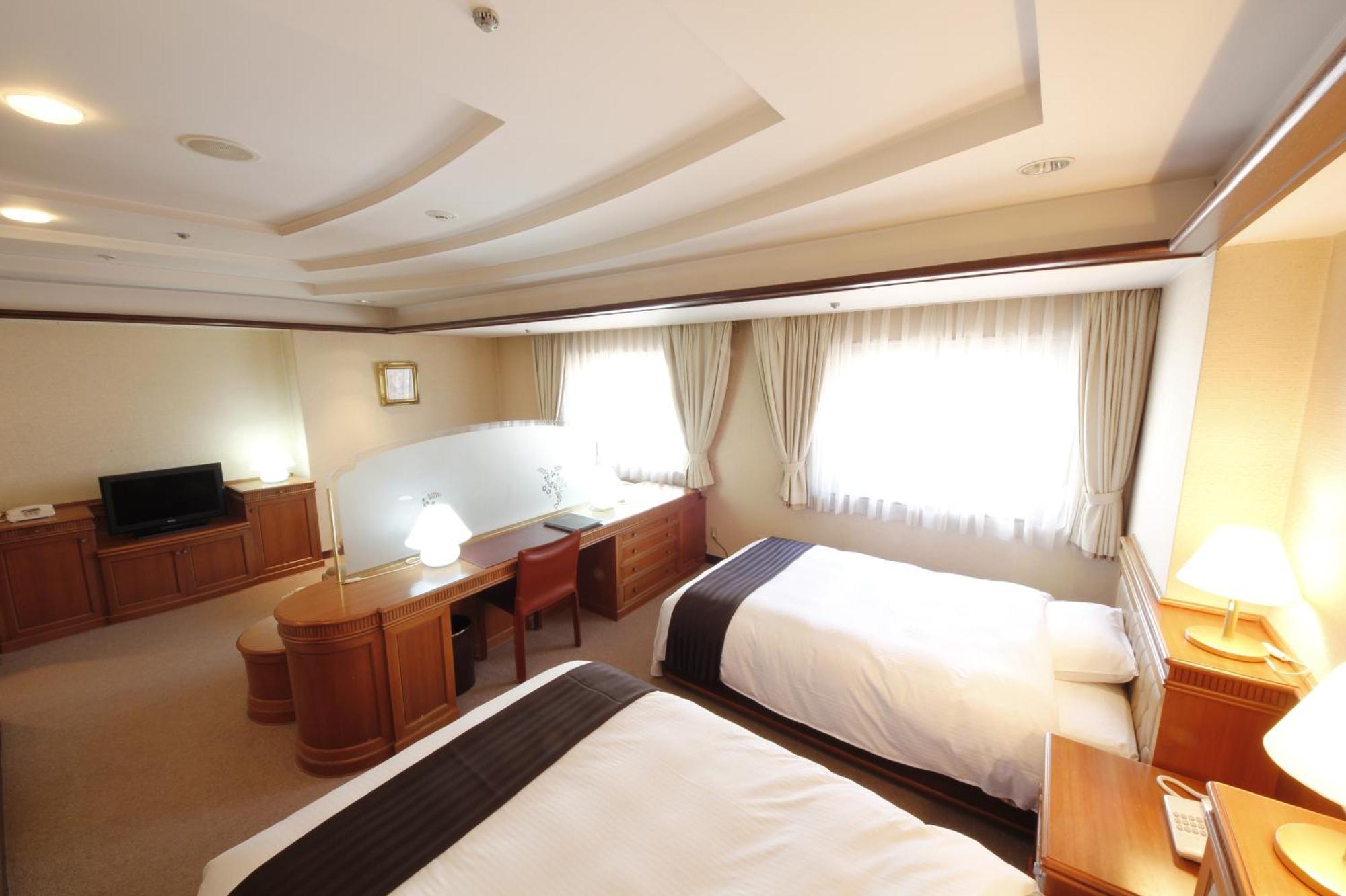 Hotel Hiroshima Garden Palace מראה חיצוני תמונה