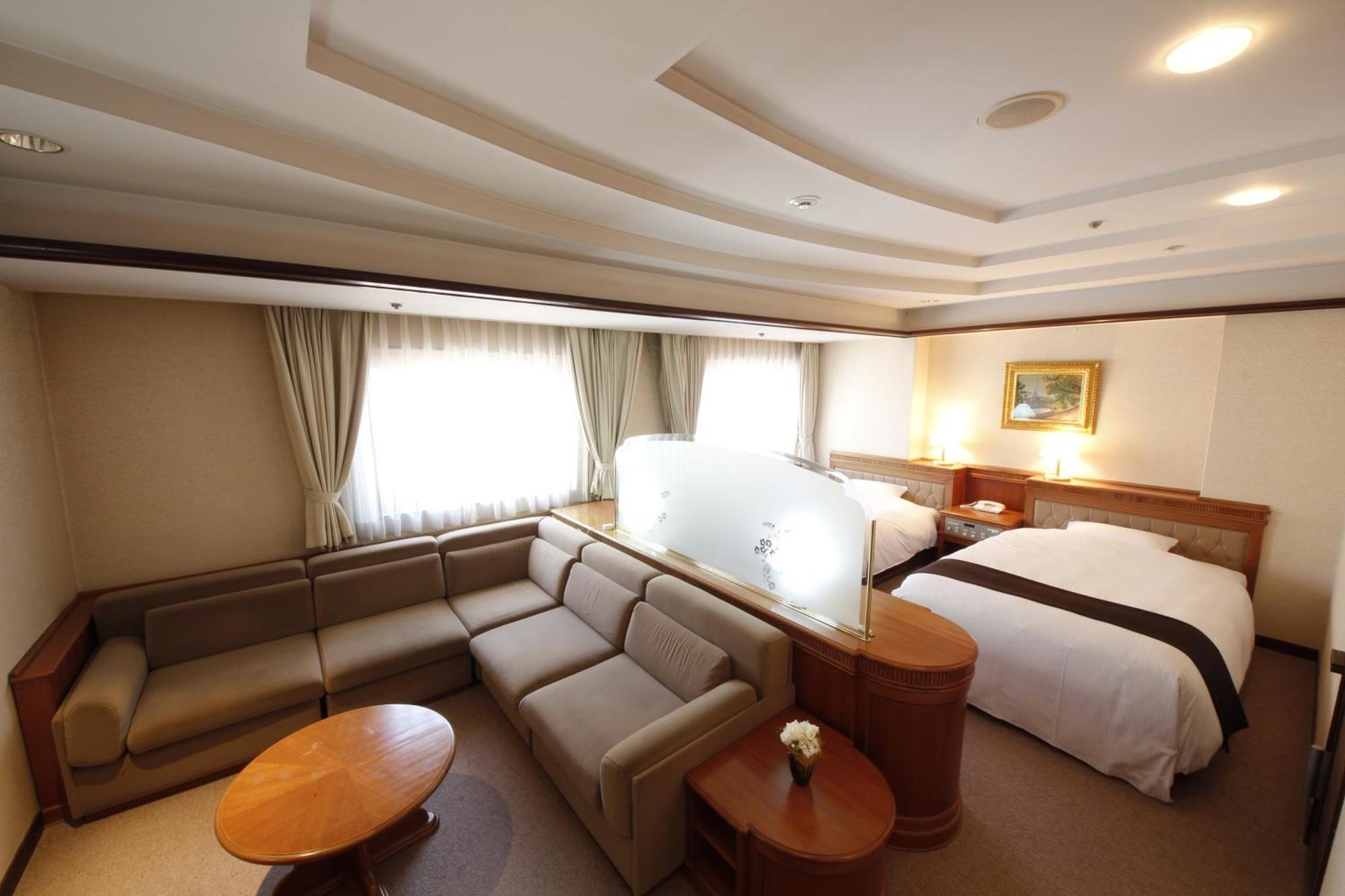 Hotel Hiroshima Garden Palace מראה חיצוני תמונה